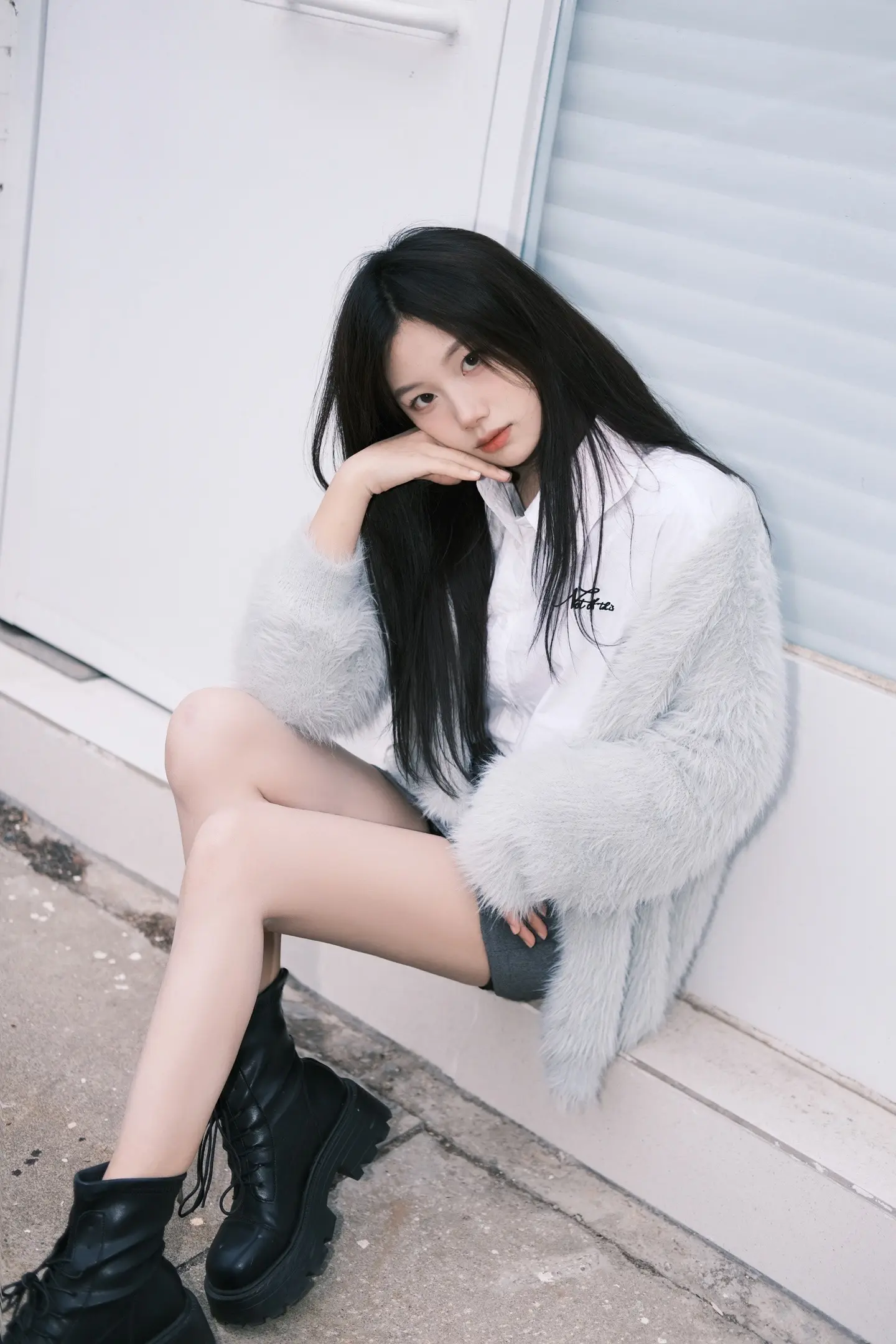 各大Kpop女团一些好看的证件照。好喜欢这种风格的韩式证件照～试了下手机上的mo版，无痛get同款啦。