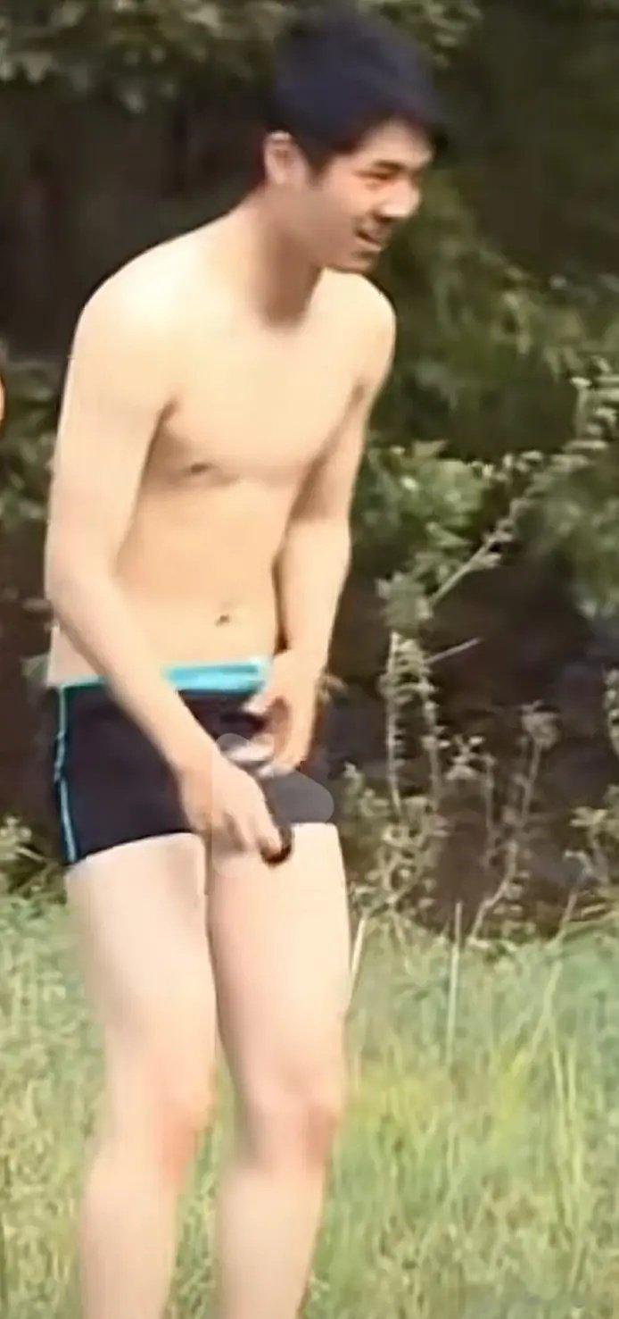 杨洋也是儿童身材啊 看来内娱对男明星的包容度真的很高 ​​​