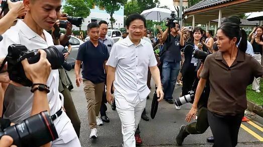 新加坡总理黄循财说，“世界上没有国家能取代美国，”这话除了狗仗人势，跪舔以外，还