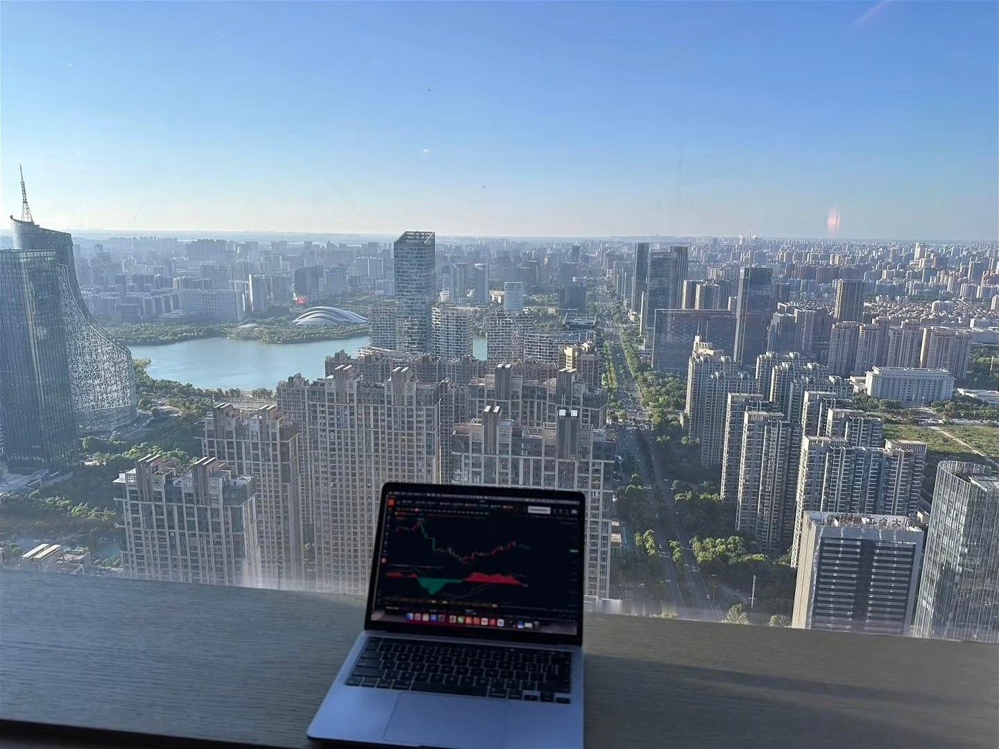 早上好周五，收官之战很快就到来，截止目前周一到周四战绩都很完美，周五没有什么想法