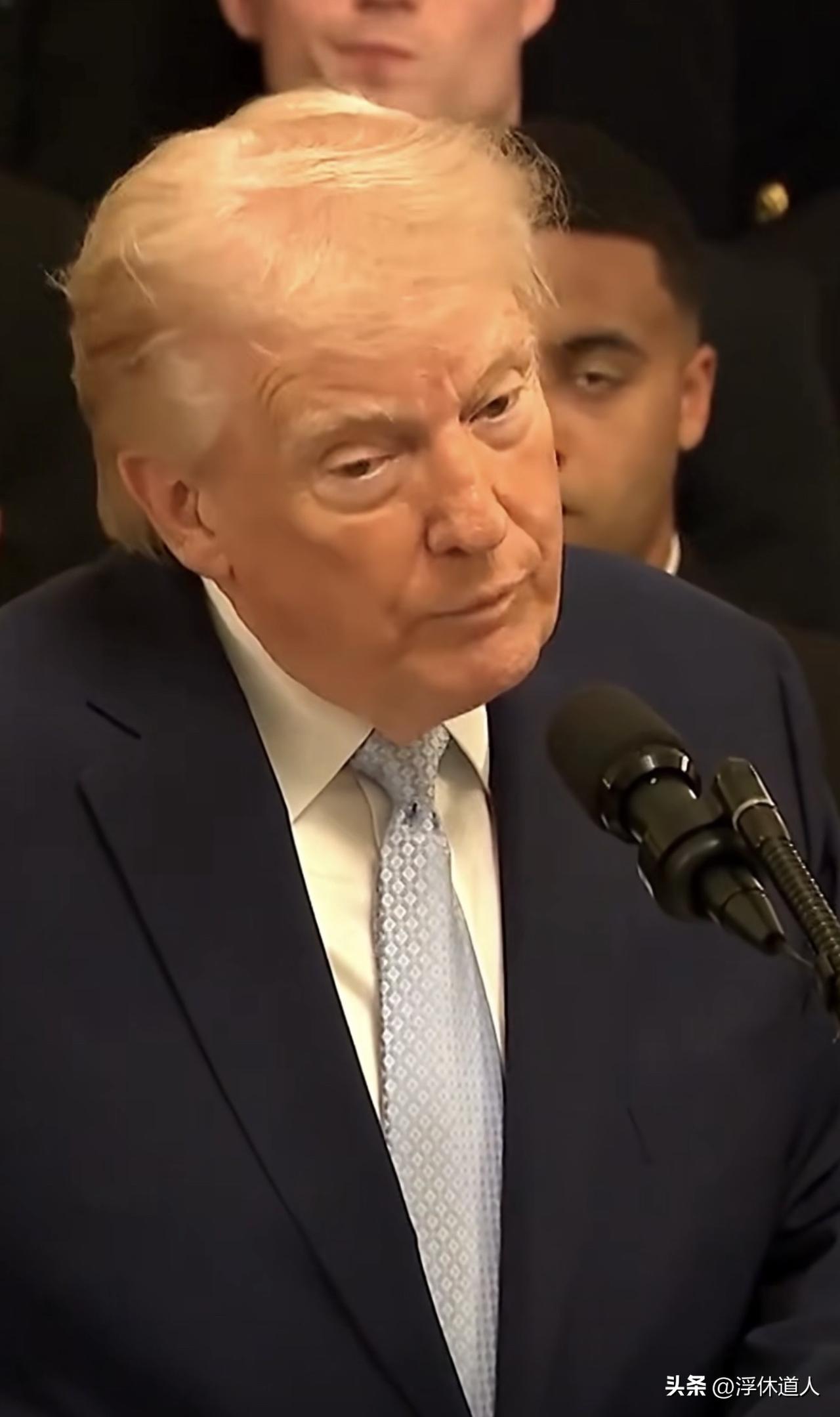 新思维：美国从神话，变成了笑话

曾几何时，美国被塑造成无可替代的全球神话：是民