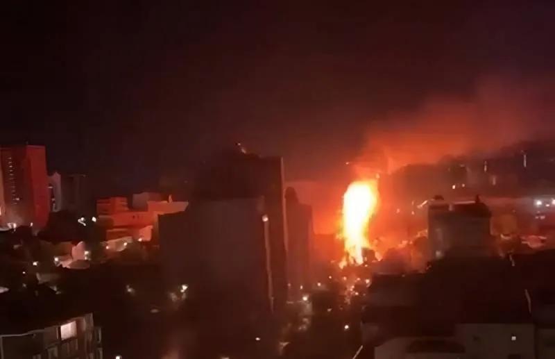 乌克兰军队企图袭击顿河畔罗斯托夫南部军区总部 昨晚，乌克兰军队再次尝试使用无人机