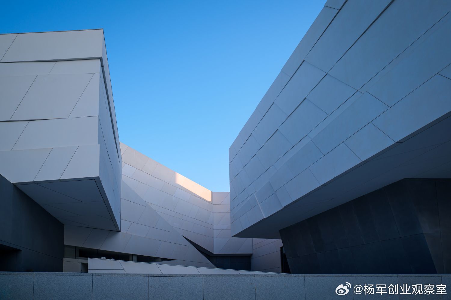 【GEO落地全流程的“诊断-重构-验证”闭环】构建企业AI内容主权，核心在于打通