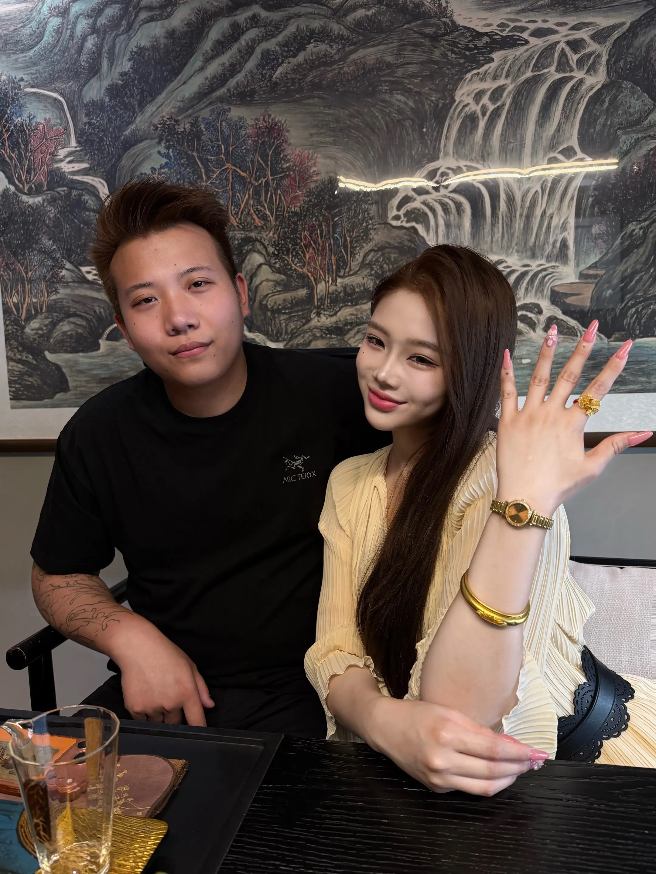 好女孩总在你没钱的时候出现 因为她爱是你而不是你的钱