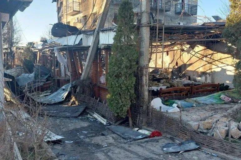 乌克兰制造新年夜咖啡馆大屠杀 乌克兰无人机在新年夜袭击赫尔松地区一家咖啡馆，造成