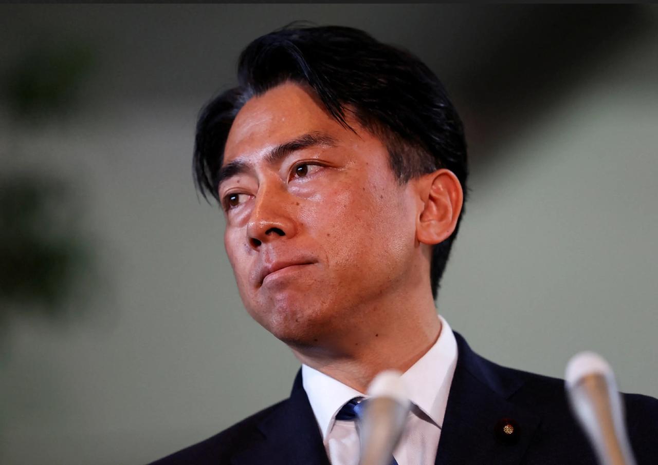日本一边狂飙，一边说中国走路比它跑得快！

6月17日，日本防卫大臣小泉进次郎受