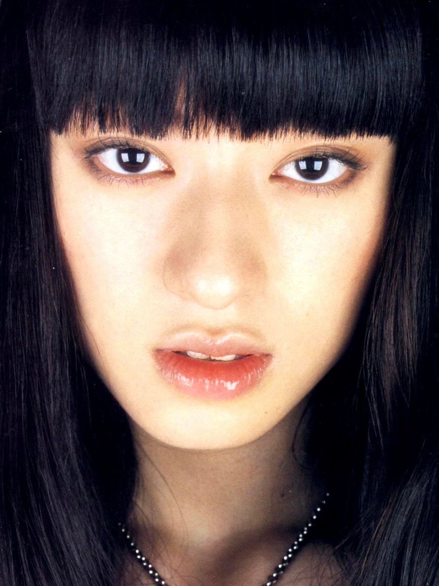 2003年，栗山千明在出演《杀死比尔》时期拍摄的一幅写真。 