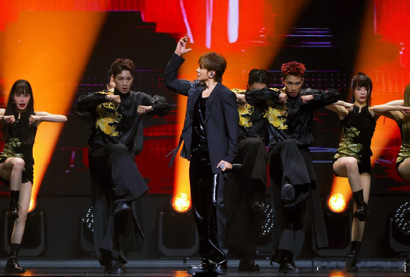 好想看罗志祥披荆斩棘罗志祥澳门全开麦舞台舞台状态也太顶了！全开麦杀疯了，每一个动