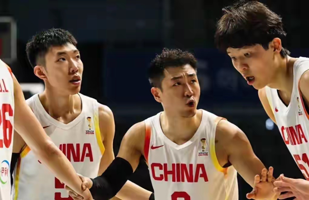 北京时间7月6日下午，韩国高阳，中国男篮站在了世预赛的悬崖边上。一场输球即出局的
