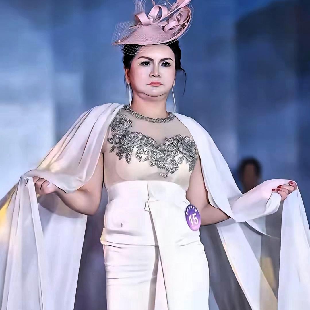 这年头连选美颁奖都能搞错人？！
前几天某国际模特大赛决赛，15号佳丽夺冠后全网炸