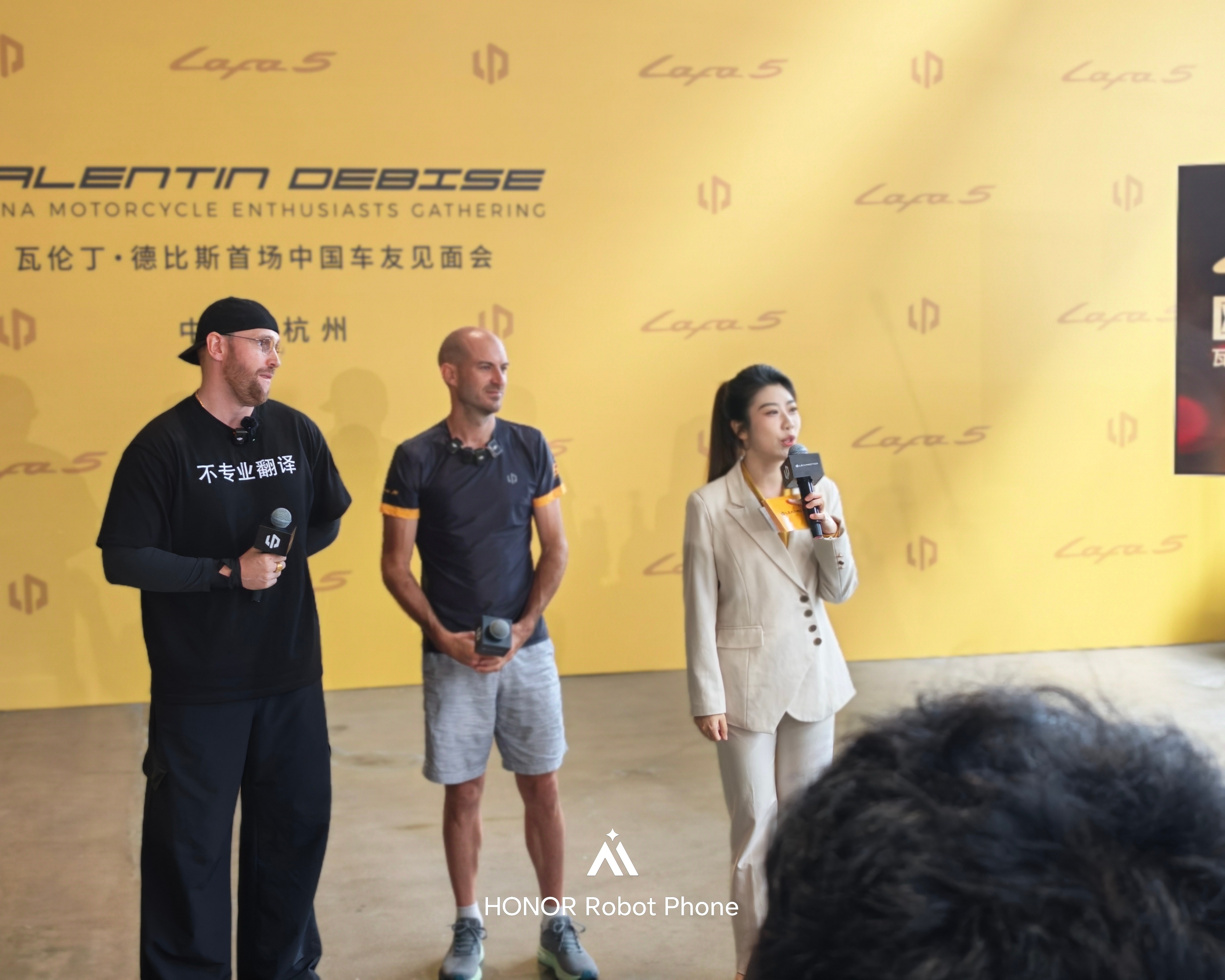 德比斯来了～还是首场中国车友见面会！听说张雪机车的首席赛车手？有认识他的吗 
