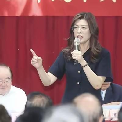 7月30日，中国国民党主席郑丽文宣布，要以个人名义向日本震区捐款。对此，中国国民