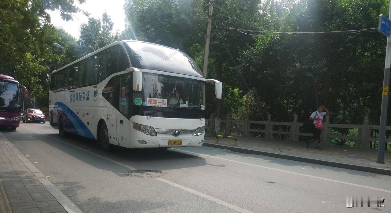 济莱高铁都通车了，为何大巴依旧客流不减？
        莱芜与济南地域相接，早