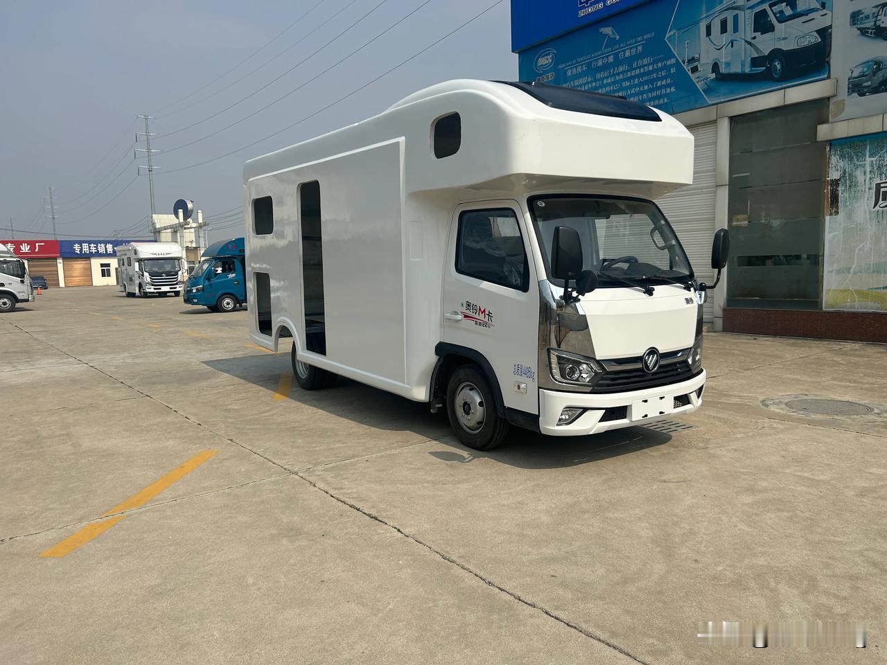 新款房车专用底盘来喽，8AT车型接受预定#a级房车# #大空间的房车# #你喜欢