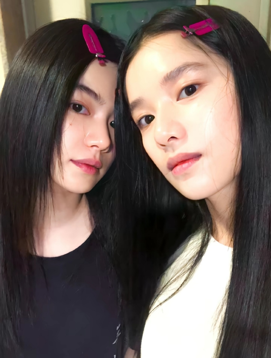 【张婧仪和她的美女朋友】        这期是我定制的我和闺蜜第一个让张婧仪戴眼