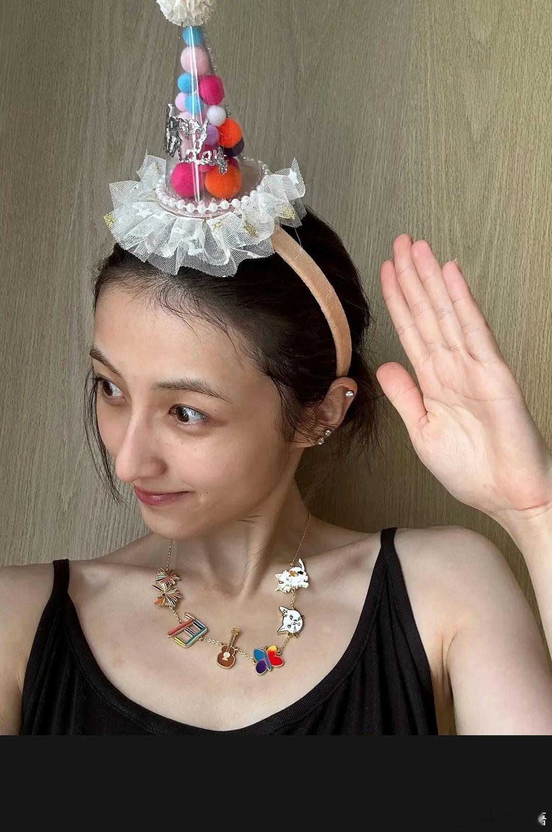 怎么把自己给折腾成吴昕了 ​​​