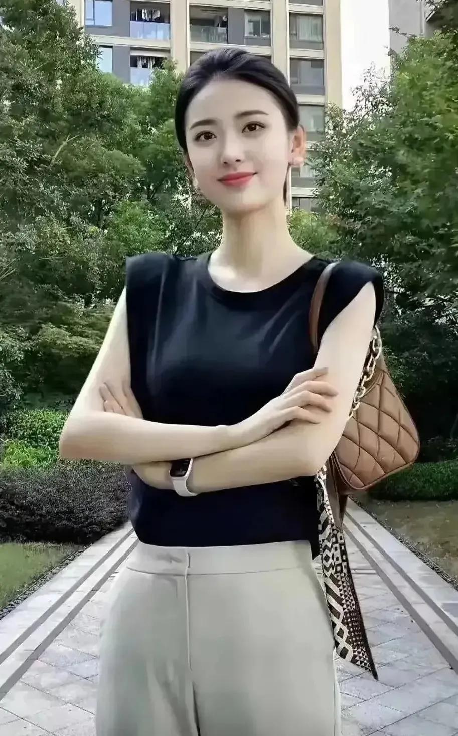 本小姐是93年出生的青春少女，现正全球范围内寻找如意郎君！有几项基本要求得提前说