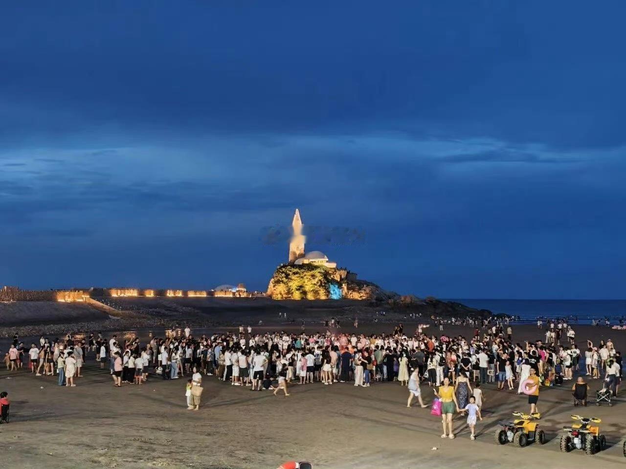 夏夜热闹的 长乐下沙海滨度假村 ​​​via最爱福州

 胡州人讲福州