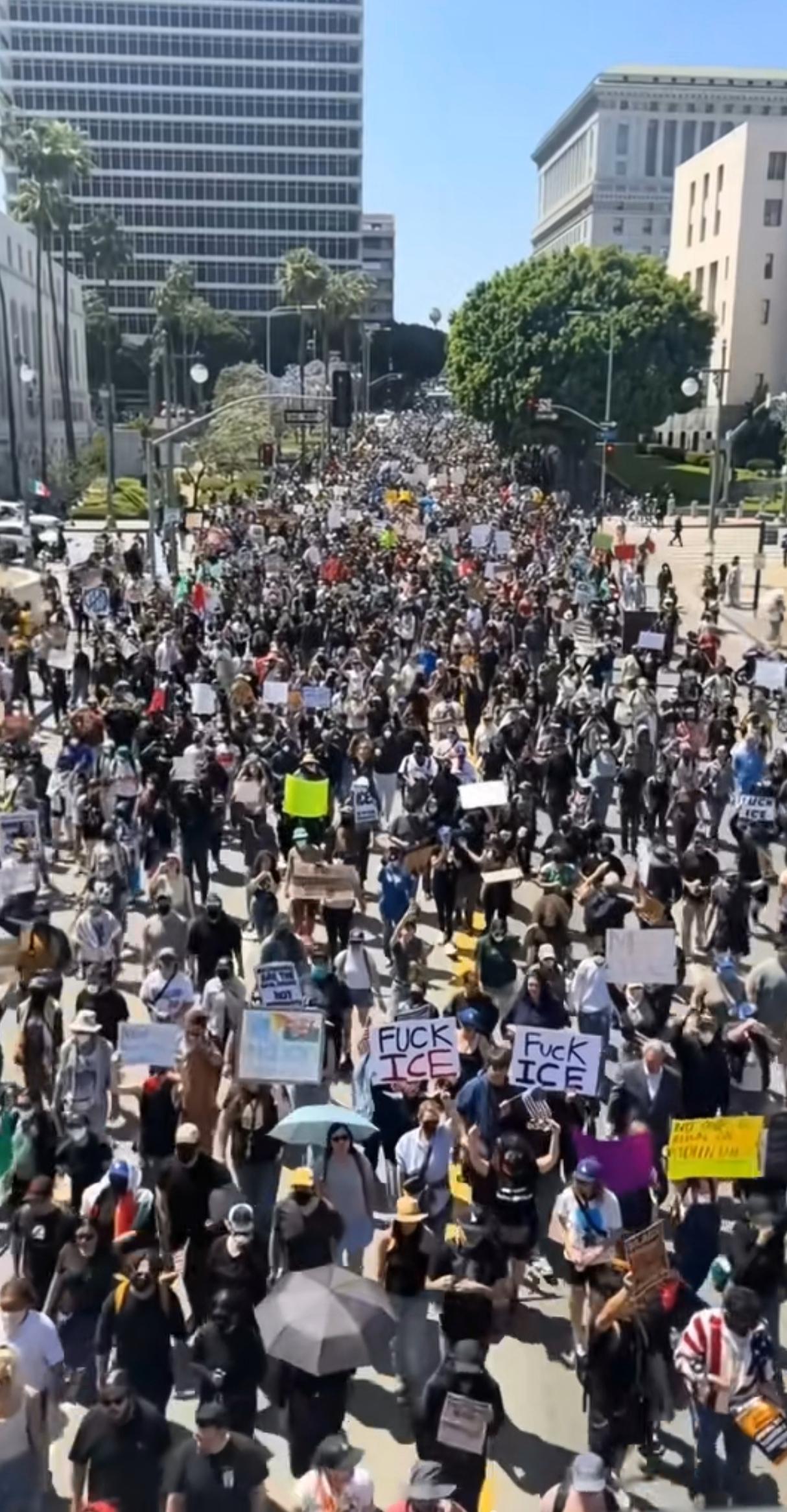 6月6日，一场因反对移民执法而引发的风暴，正席卷美国加利福尼亚州最大城市洛杉矶。
