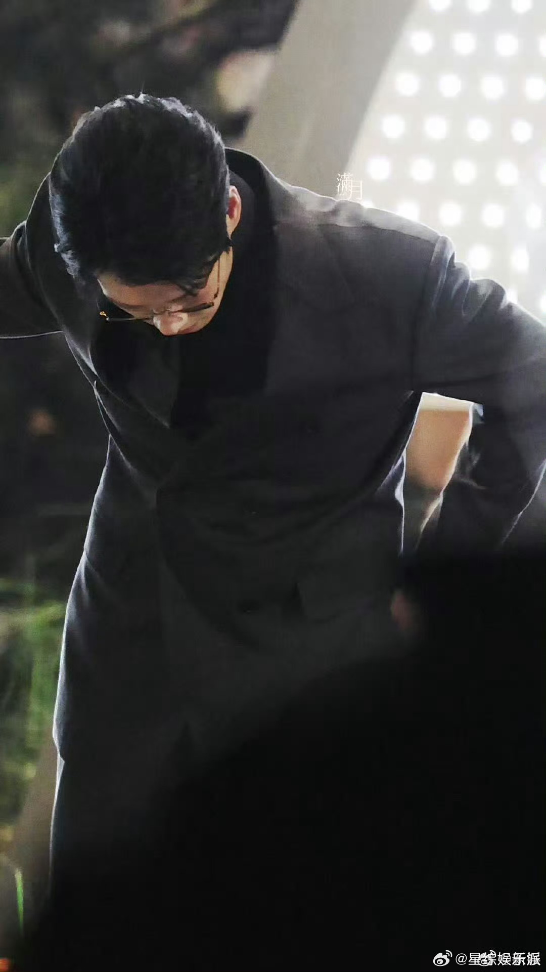 魏大勋无可替代微醺路透魏大勋演活了叶信之！微醺状态勾人又传神，霸总赛道的权威地位