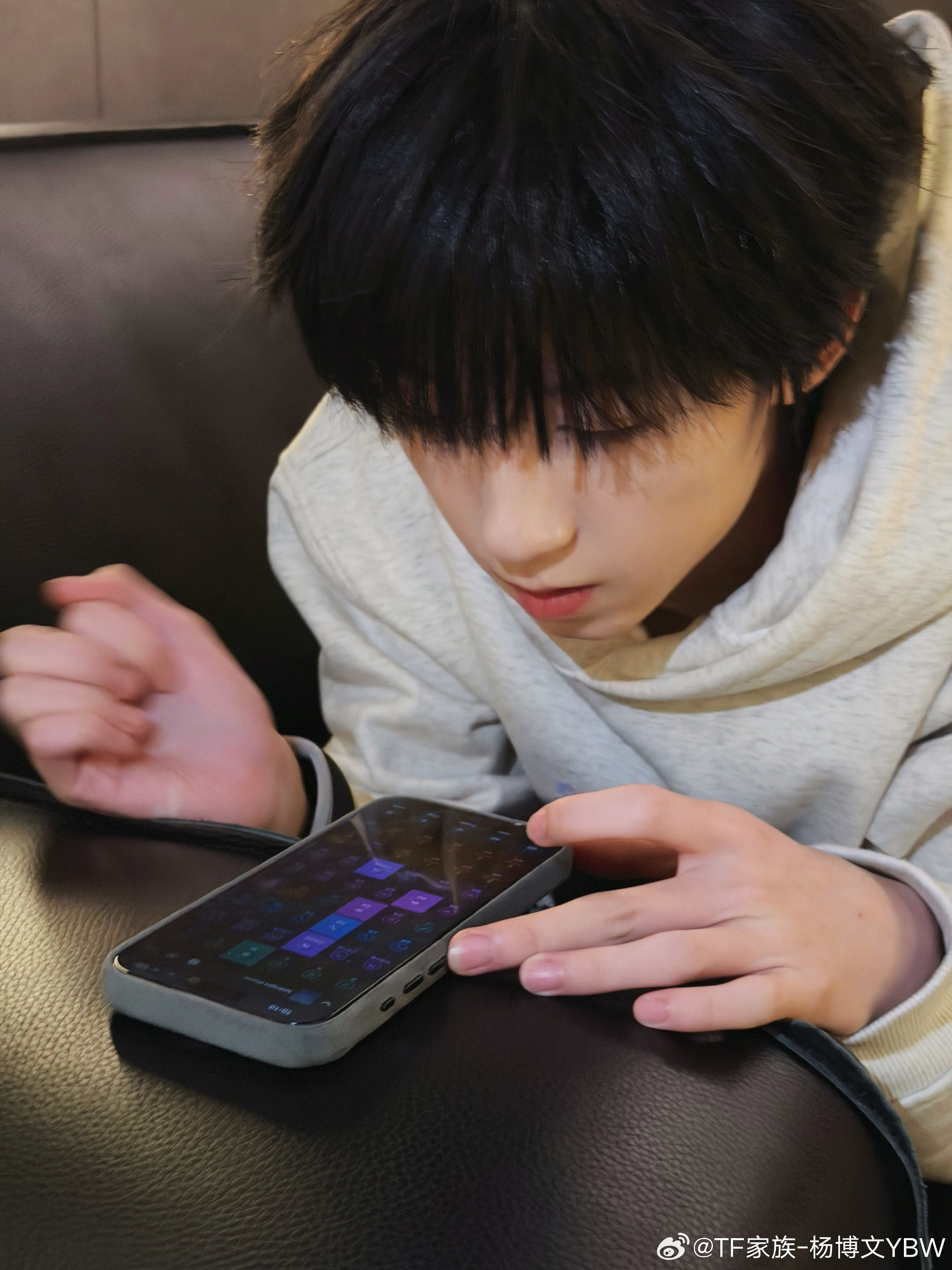 杨博文白色情人节营业最好的礼物是杨博文的营业~温柔又帅气，是藏在春日里的心动，双