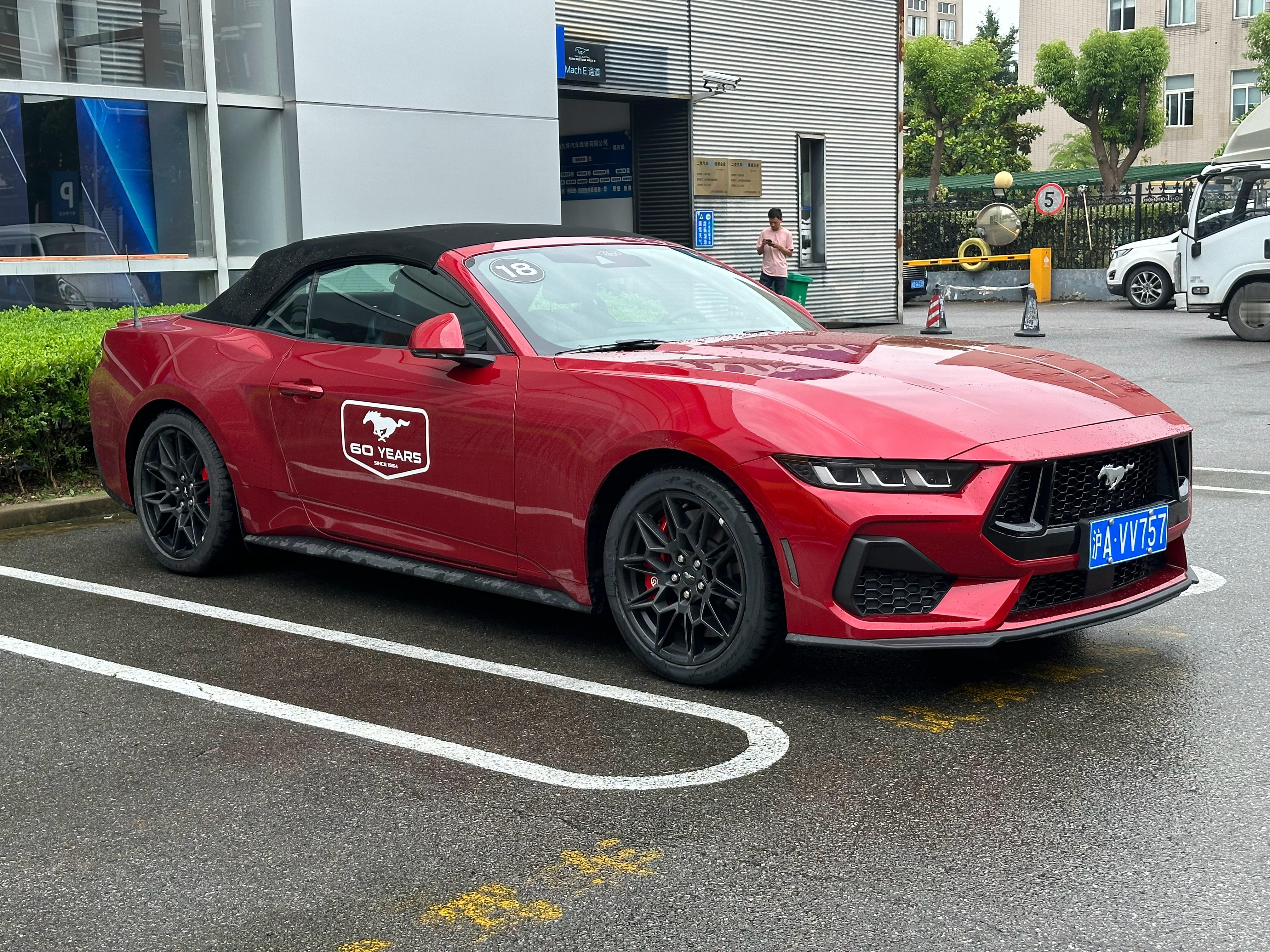 敞篷Mustang真有样儿！[馋嘴]#福特mustang##这车值么# ​​​