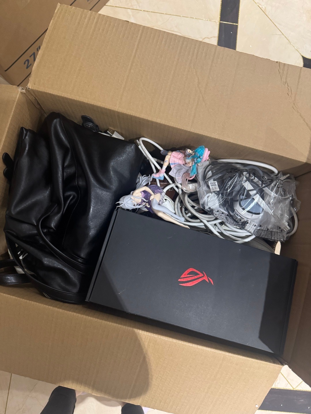 我妈妈问我是不是搬出去就没人管我玩三角洲了.. 