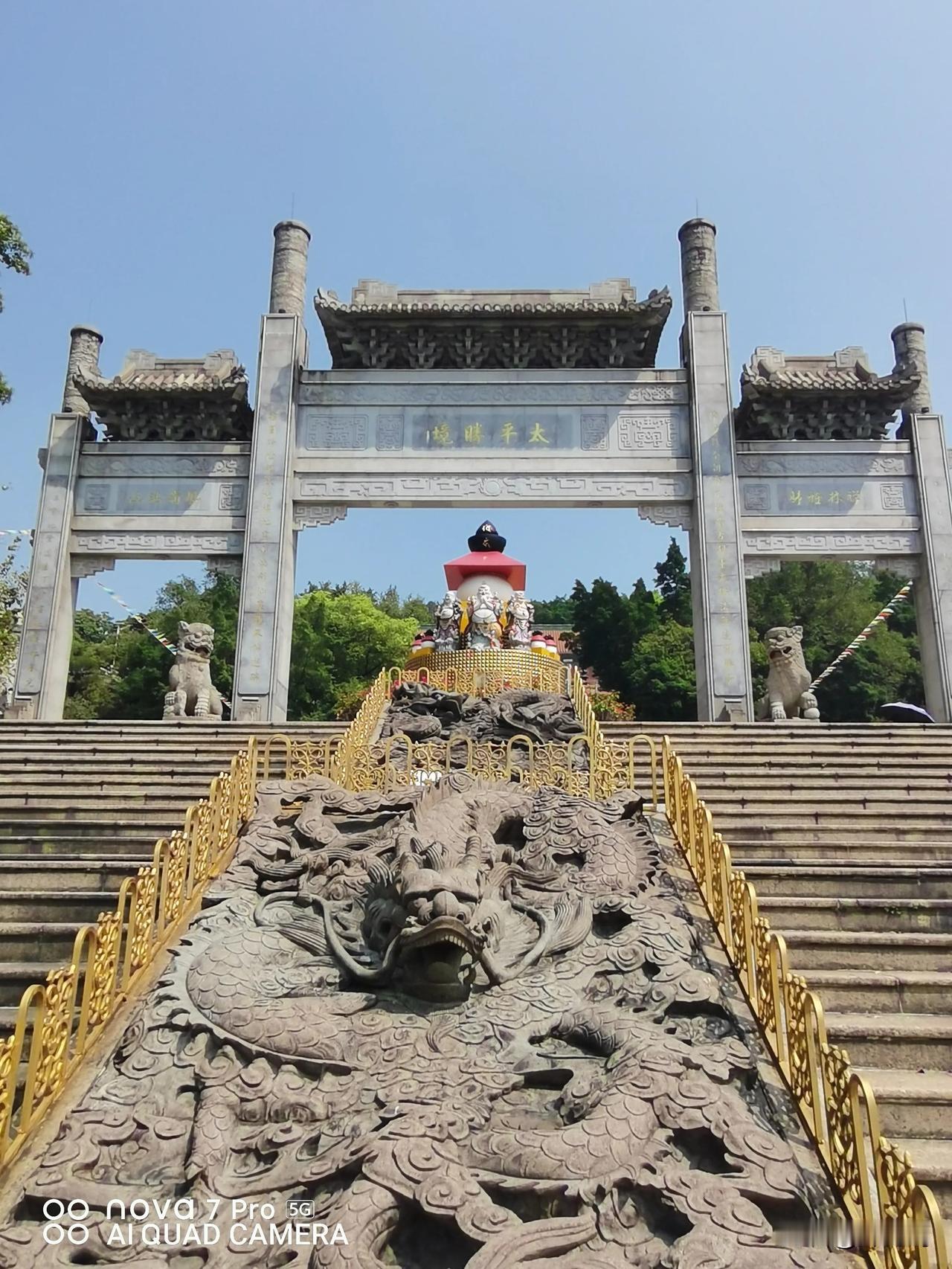 回家！回老家！
我们都在回家的路上！每每想起这话，就想到，生就是  死， 死  