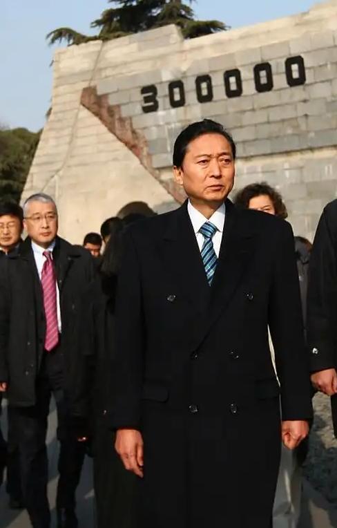 高市大获全胜，鸠山由纪夫向1亿人发出灵魂4问：

-如果日本的选举真的是民主的体