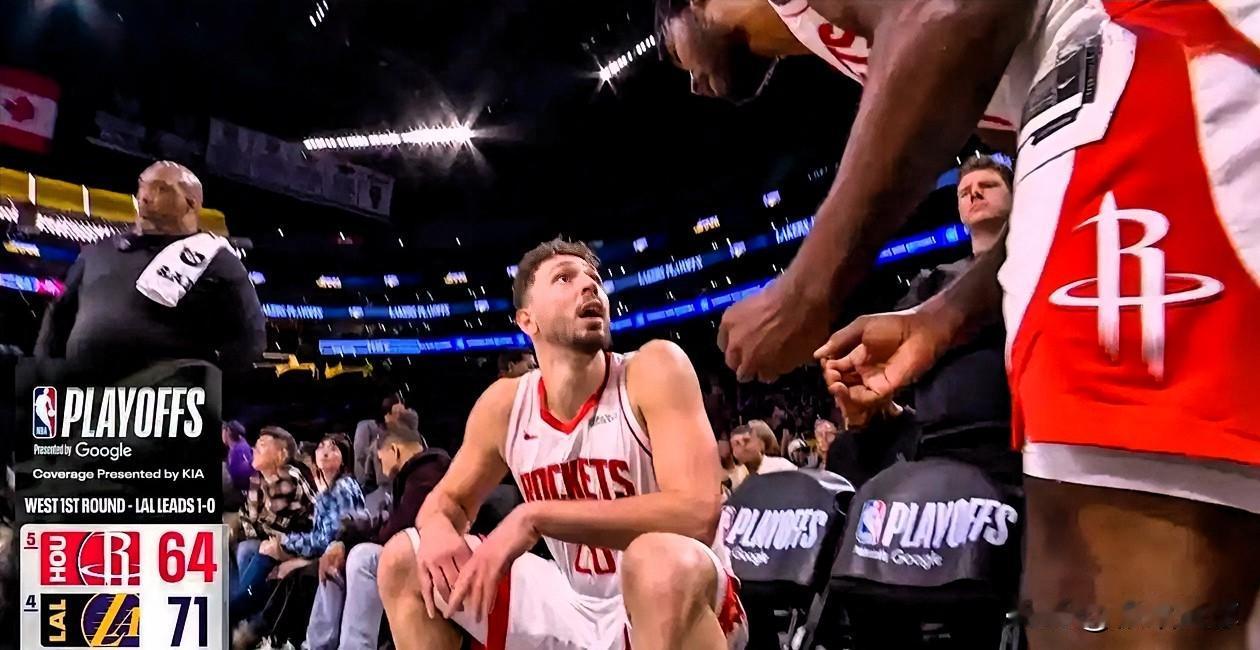 忍无可忍！伊森握拳怒吼申京

火湖大战G2，比赛进行到第三节2分40秒，火箭64