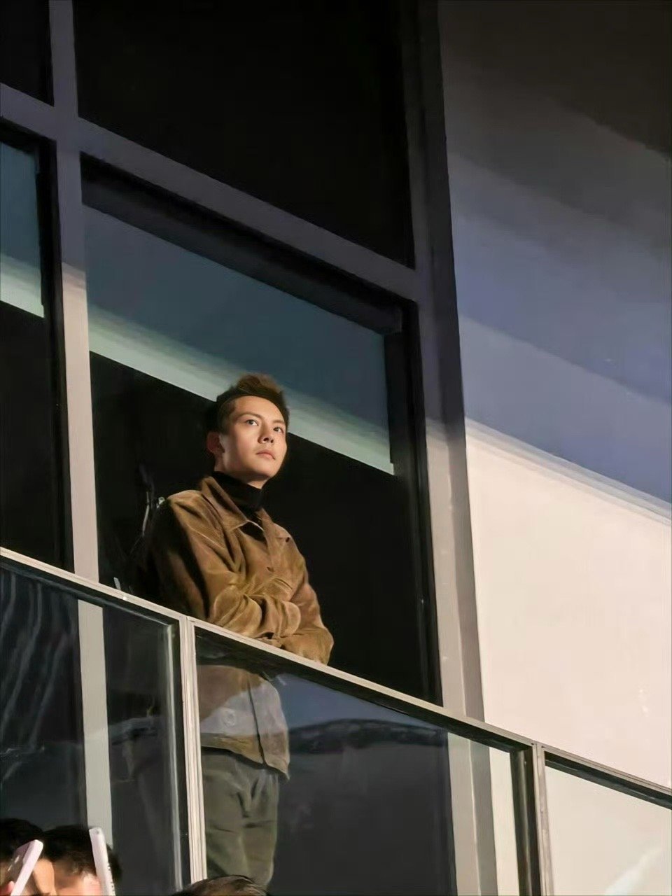 谢霆锋我笑纳了陈伟霆我也笑纳了 双担粉狂喜之夜！谢霆锋的歌声配上陈伟霆的颜值，这