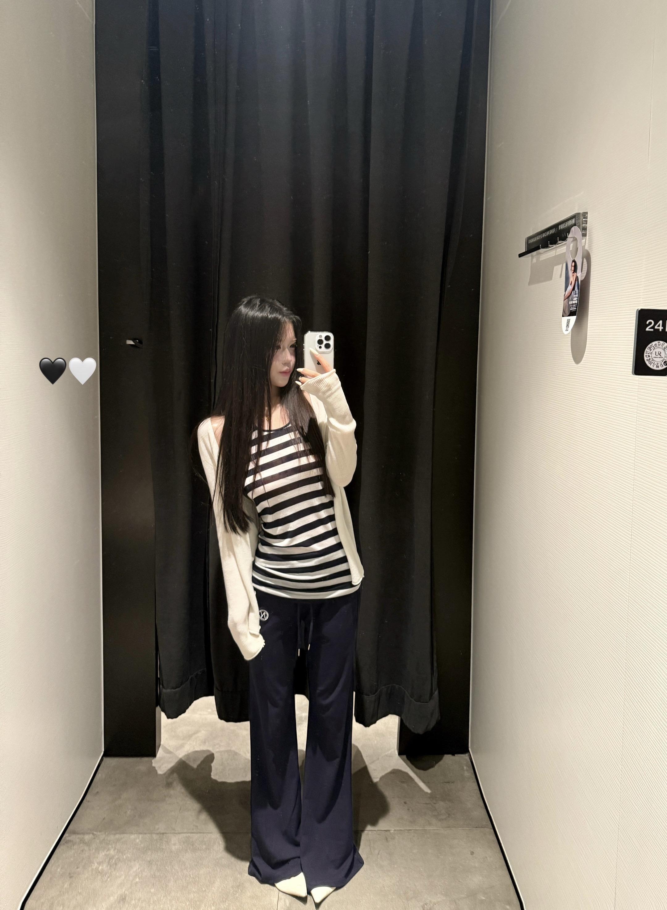 你不用刻意的去找话题跟你就算是静静的待在一起我也很开心