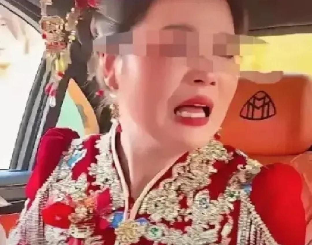 新娘婚礼愤然掀桌，冰冻三尺绝非一日之寒

难怪新娘会在婚礼上情绪失控，当场掀翻桌