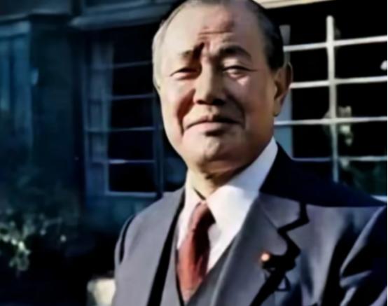 日本现在最慌的，其实不是航母下饺子，也不是火箭炮射程，而是中国哪天真的动手，把他