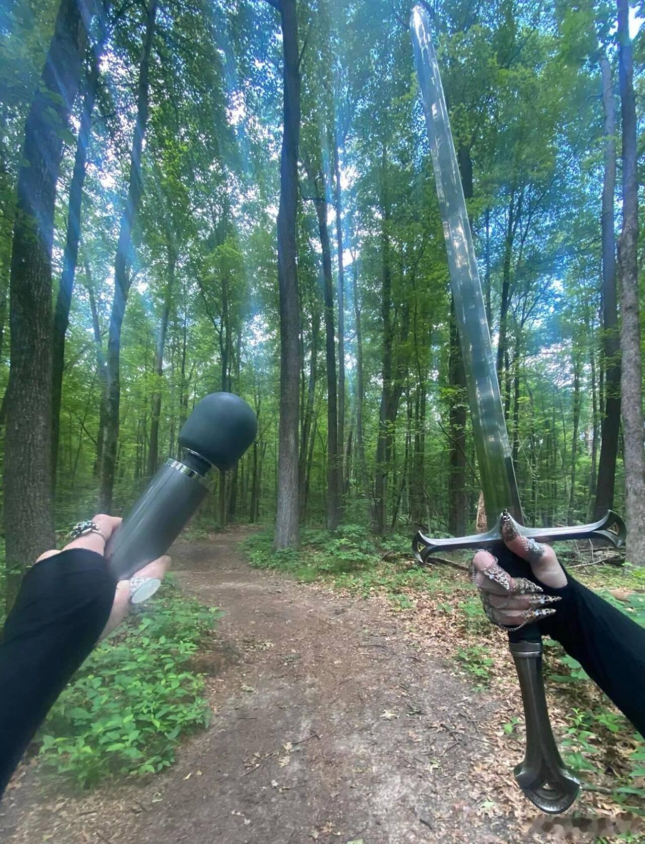 最近车fans发了挺多车企招募，按照小伙伴反馈每次都能收到几十份简历，入职也不少