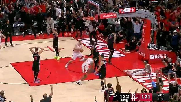 里程碑！里程碑！贡献杜兰特完成了对神迈克尔•乔丹的超越！
火箭打热火，杜兰特全场