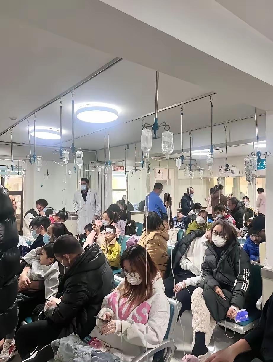 狡猾的甲流大家一定要注意！
悄悄的告诉大家，
甲流会隐藏。
友友们如果你感觉好了