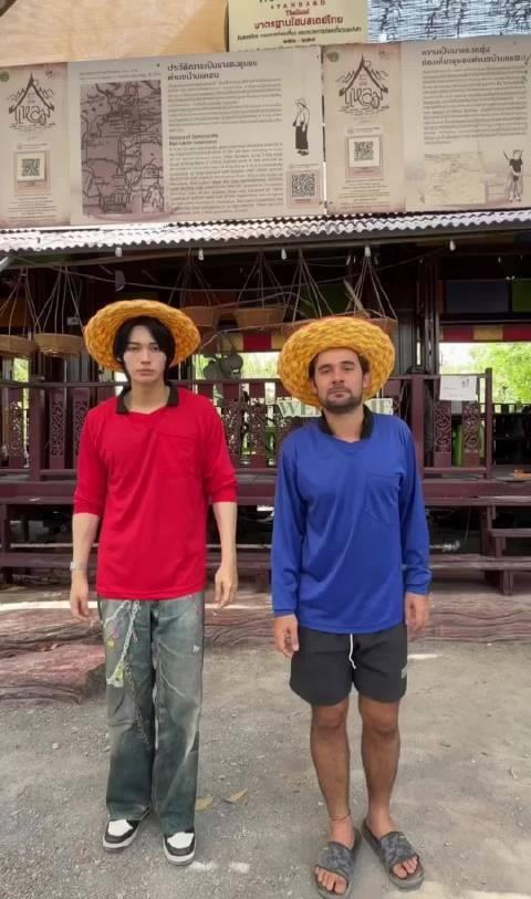 Sian带Win下乡录节目，这状态对比太离谱了，明明只差2岁，怎么看着像叔带侄子