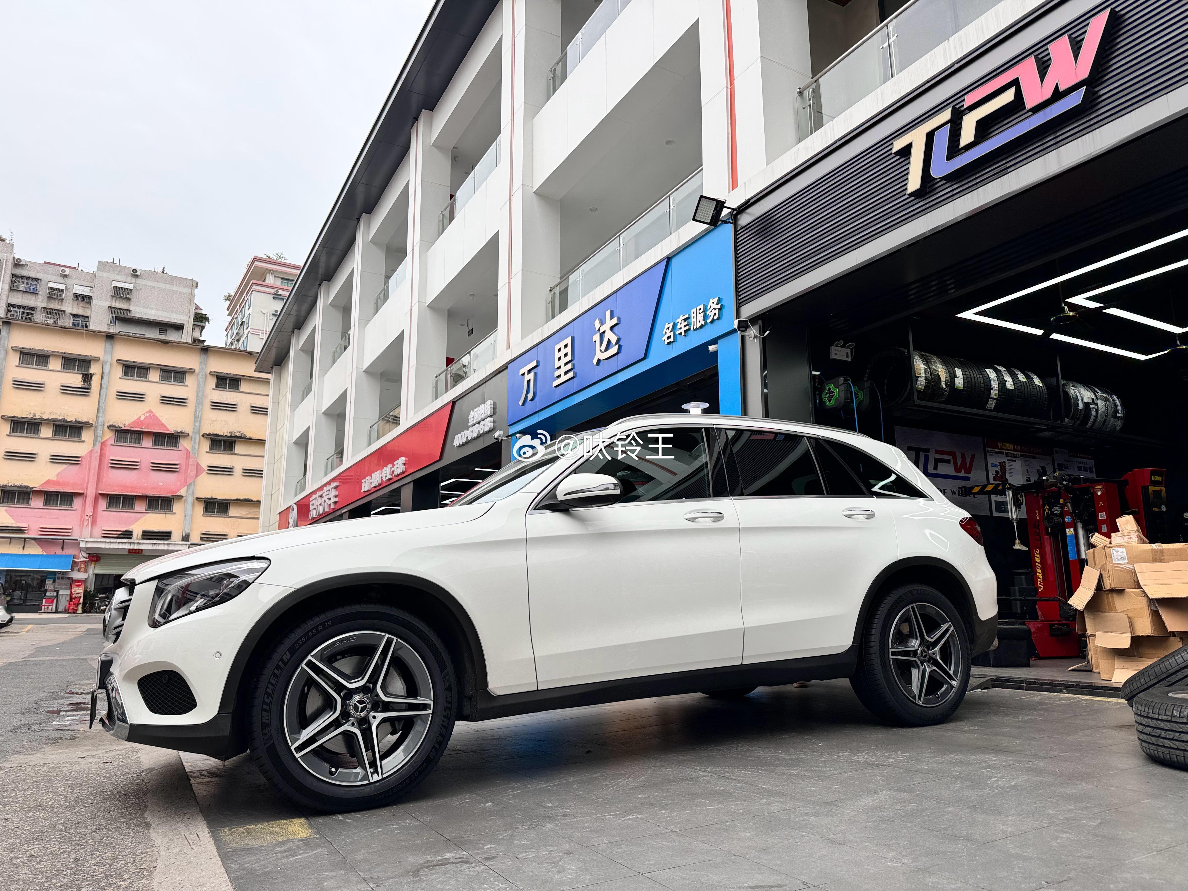 奔驰GLC ，换正品原厂AMG  19寸 搭配全新米其林轮胎完工 ！[作揖] ​