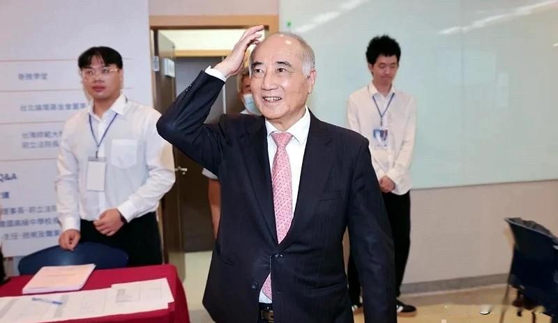 柯志恩称赞屏东香蕉被批 王金平：要为高雄说好话

国民党高雄市长候选人柯志恩日前