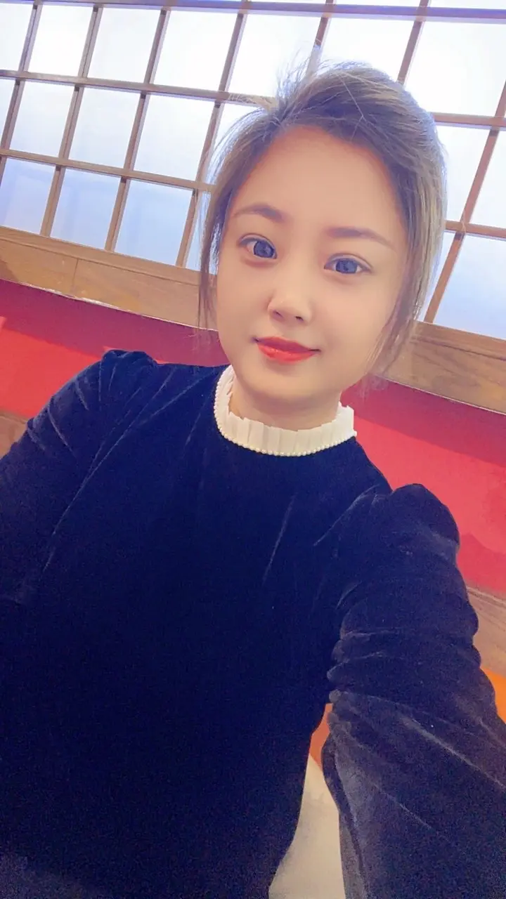 幸好这个世界上有明亮的春天 勇气 自由 还有好天气，美的让人晕晕暖暖 ...