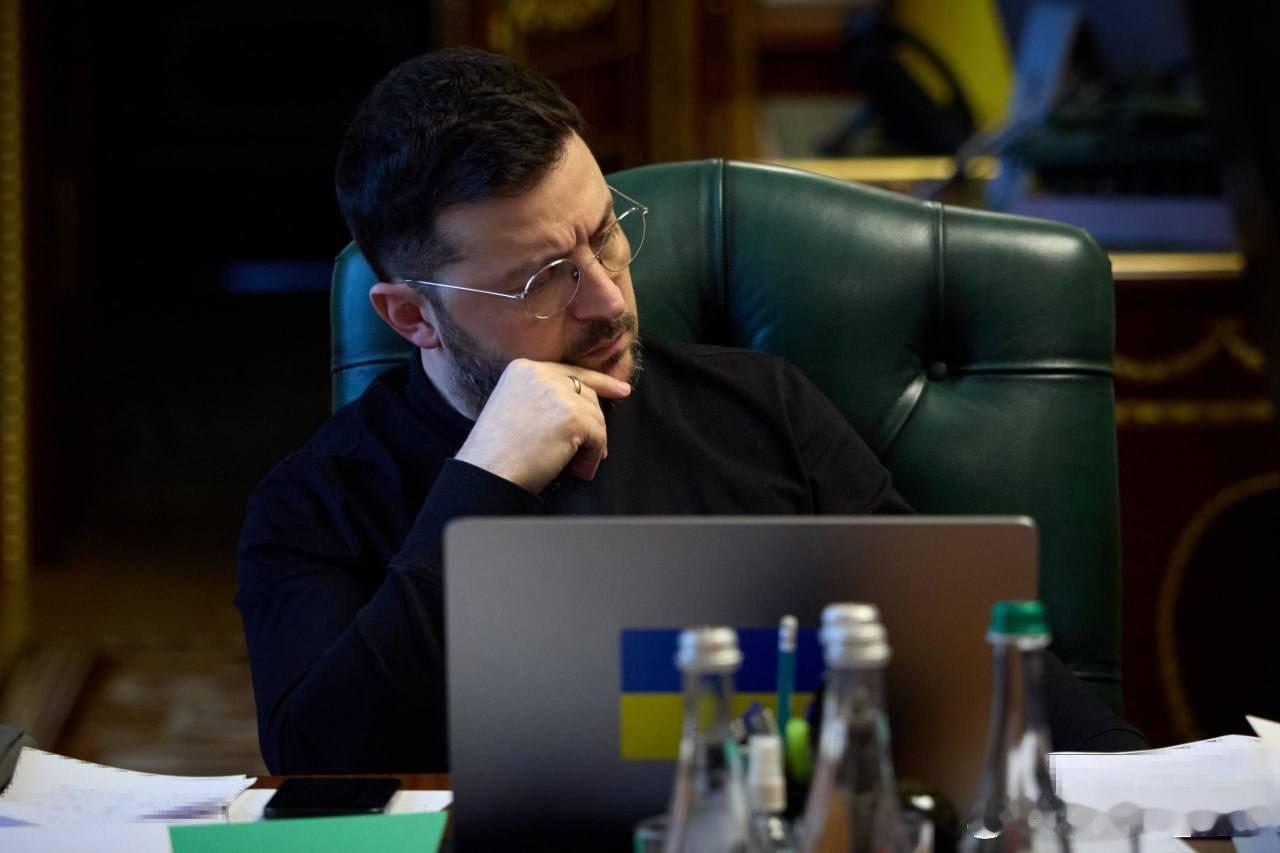 泽连斯基：“我们正在研究美国起草的文件。这必须是一项能够确保真正且有尊严的和平计