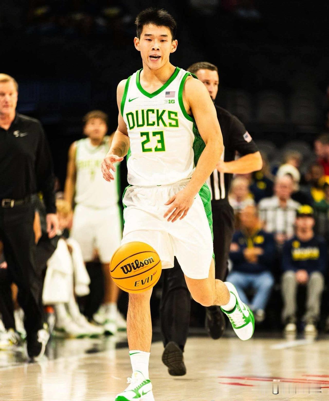 林葳连续两场命中3分！可惜机会没有以前那么多了

林葳最近连续两场都在个位数的出