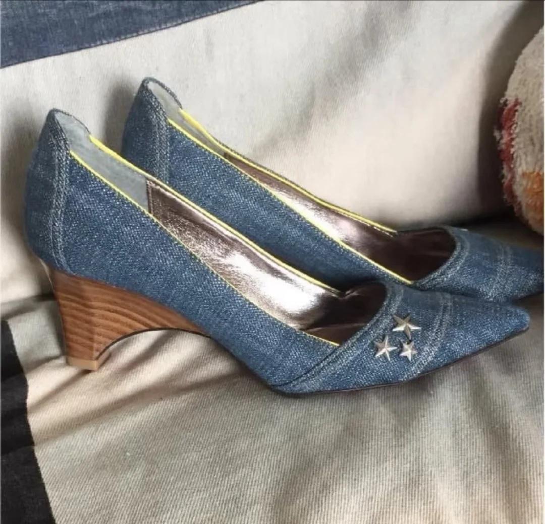 哪位商家能复刻这双鞋就是我的神
青春期看不完的瑞丽杂志
喜欢
但觉得嗲嗲的并不适