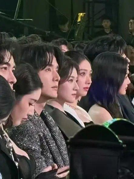 星光大赏内场座位张新成李兰迪坐一起了….能忍住不说话吗