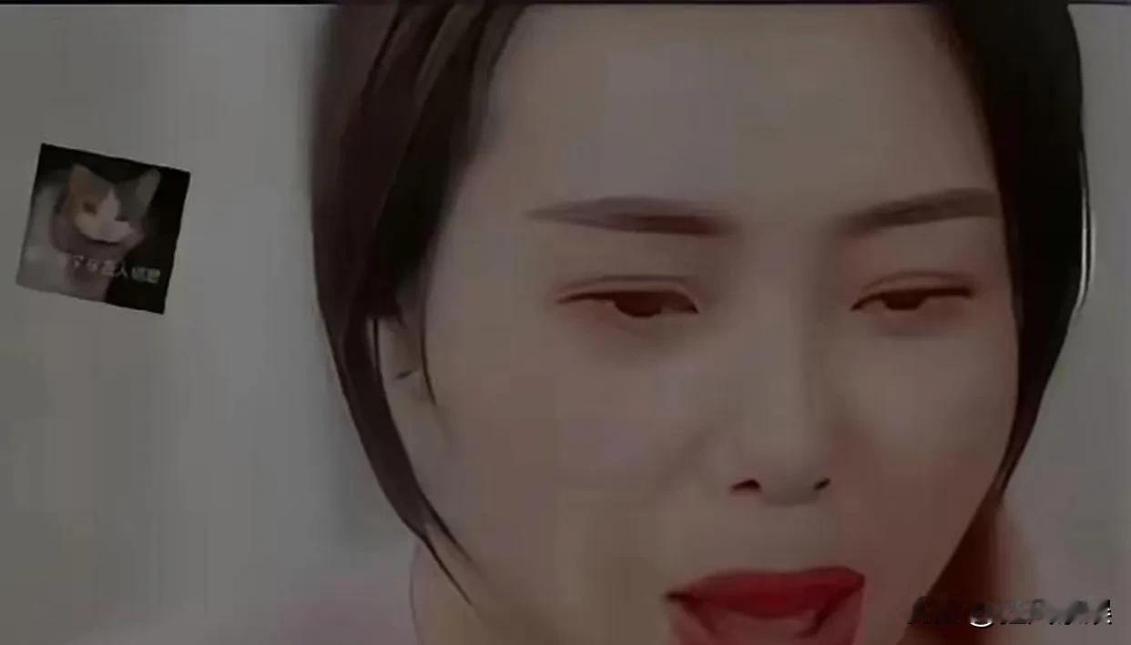 云朵，万万没想到！

近日，连云朵自己都没想到，一模仿者横空出世，直播一开，人气