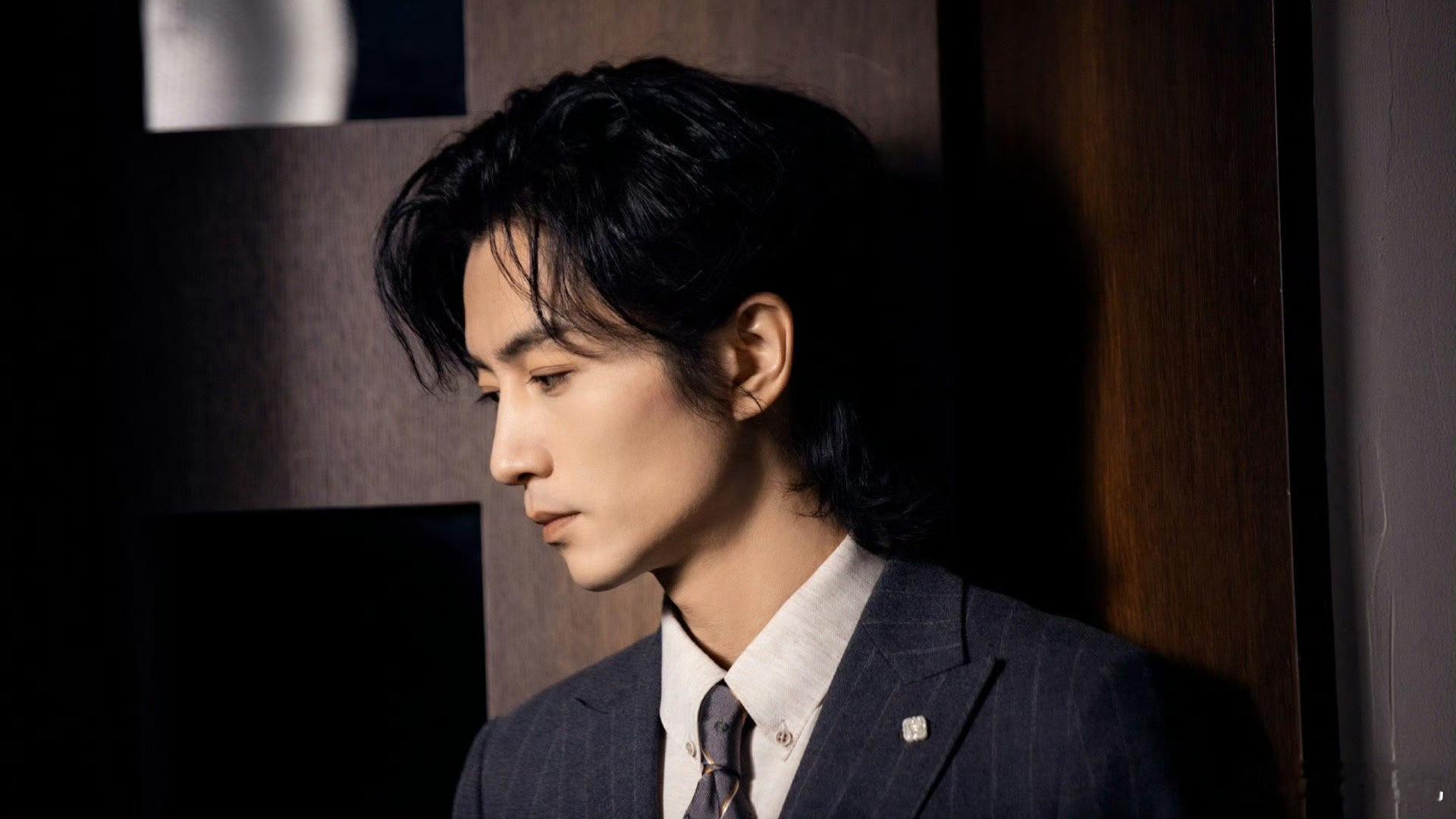 陈晓用实力构建自己的话语权 实力派范本实锤！拒绝噱头沉心磨角，深耕剧组打磨演技，