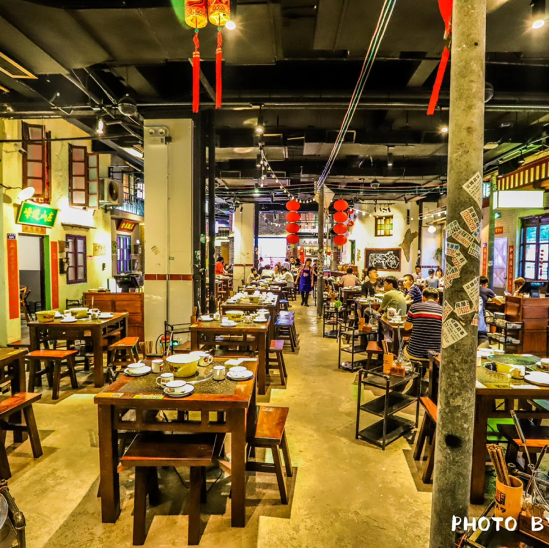 体验一个城市最真实，一顿饭穿越回到70年代