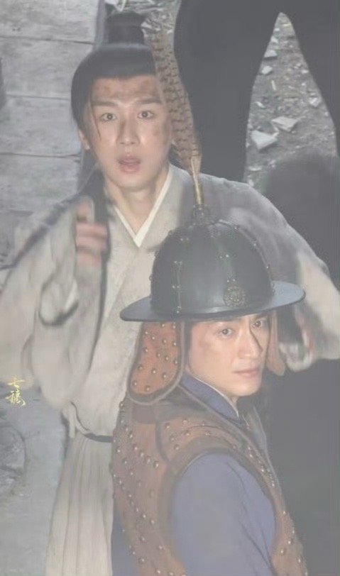 成毅看到粉丝上树的反应被粉丝上树惊出表情包，一整个被震惊到了