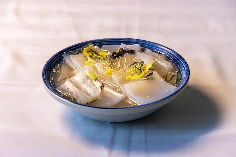 河南方言里，“中”和“圪”都极具特色。“中”堪称河南人的经典语言和独特标志，是不